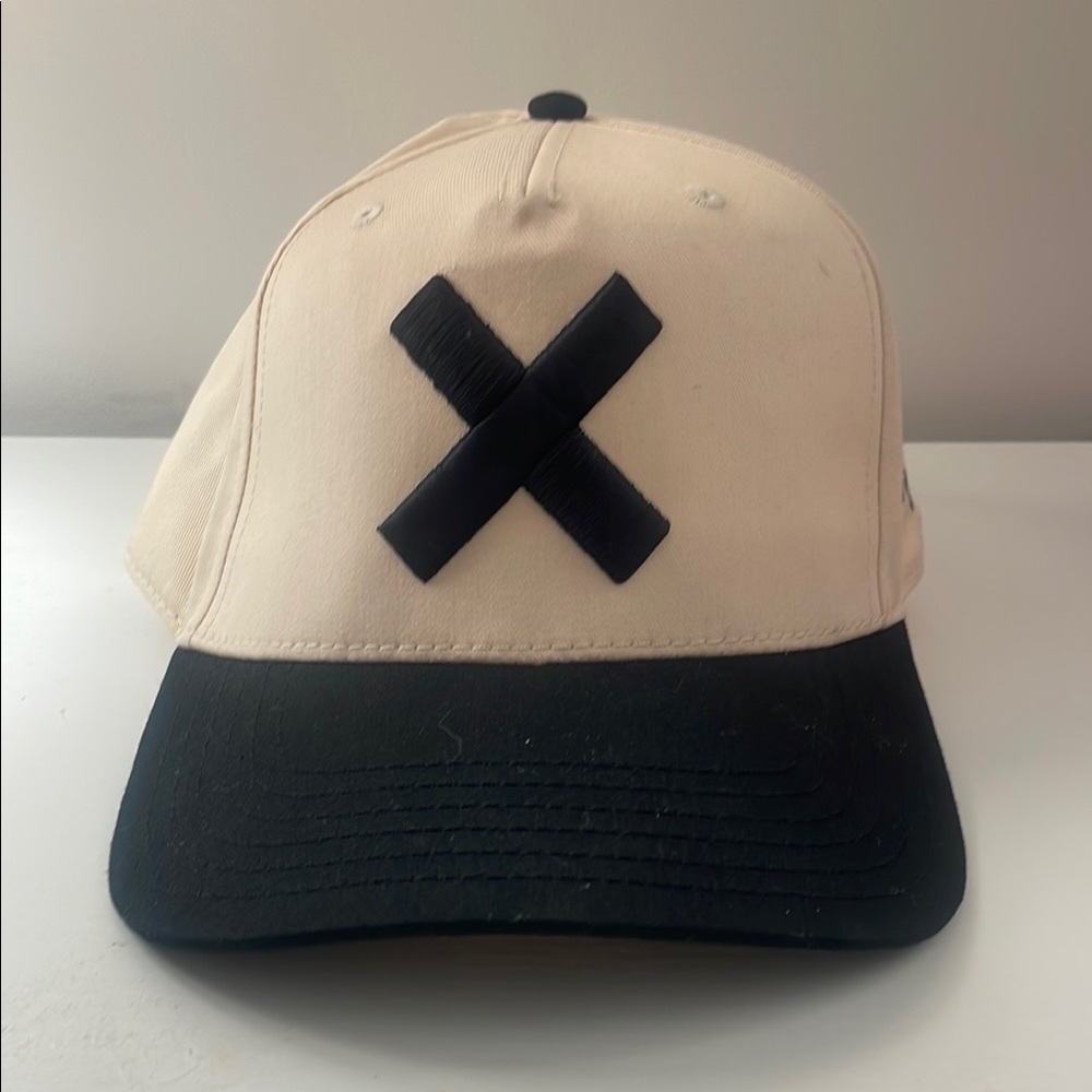 Darlin’ brand Otto Black and Cream Cap
